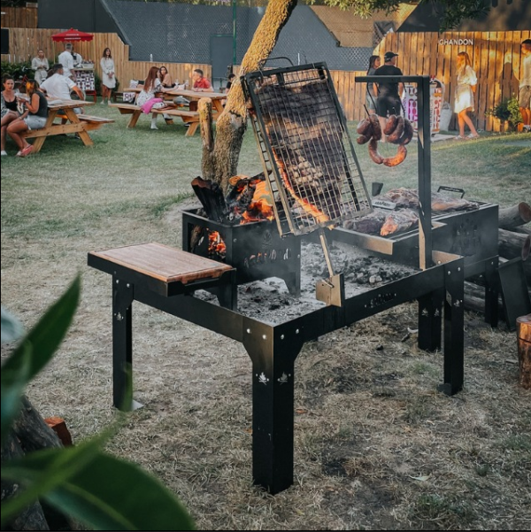 Barbacoa de exterior con múltiples accesorios - Imagen 7