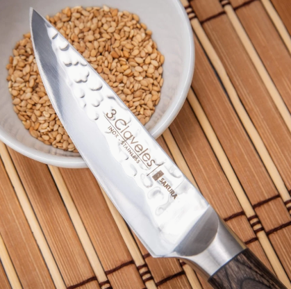 CUCHILLO FORJADO VERDURAS SAKURA 9 cm2