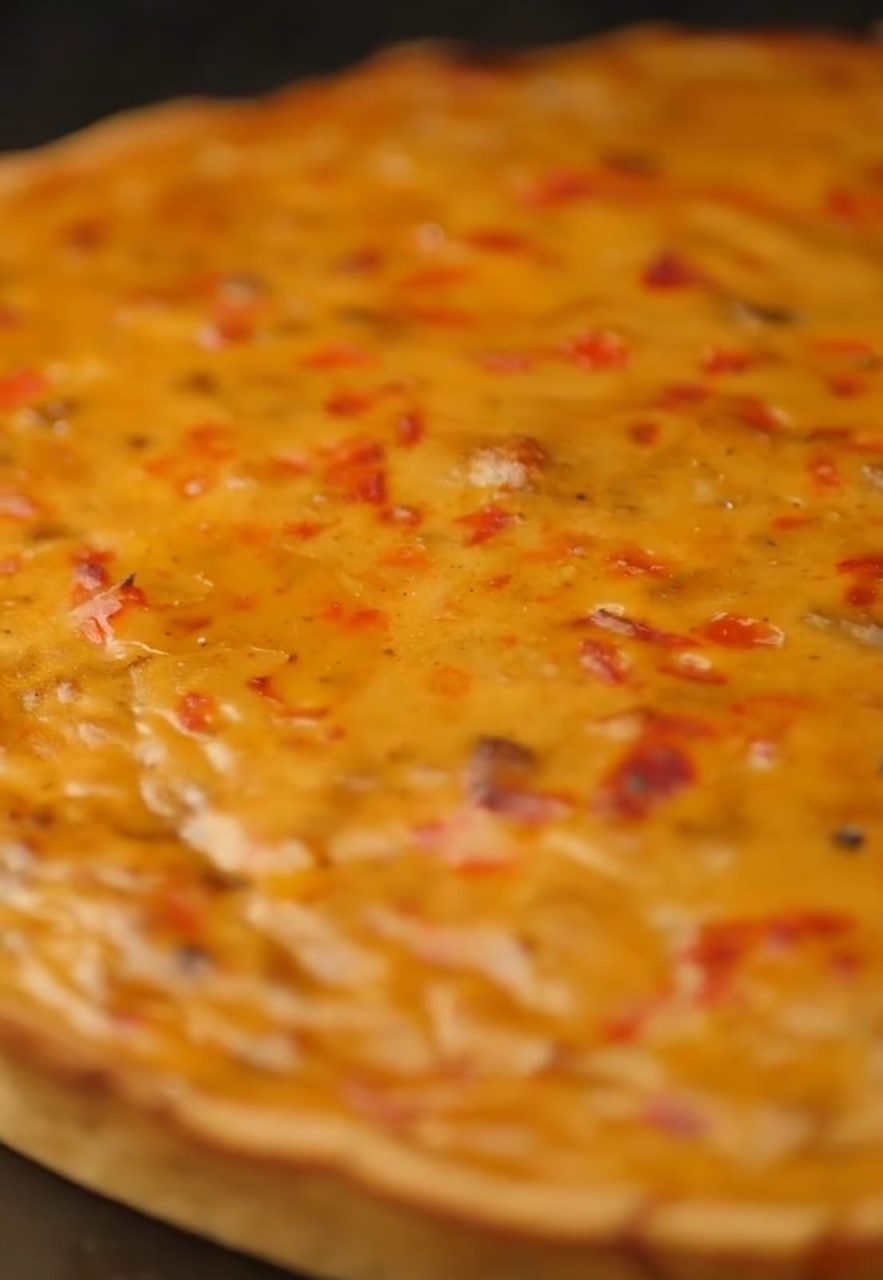 escalivada Quiche casera de escalivada con verduras asadas previamente en barbacoa cerámica para un toque ahumado